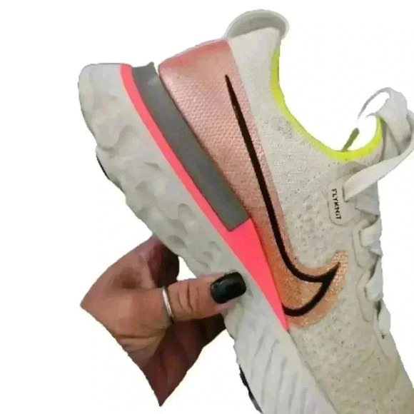 Nike Womens React Infinity Run Flyknit Sneaker In Pink Blast 7.5 - Picture 10 of 15